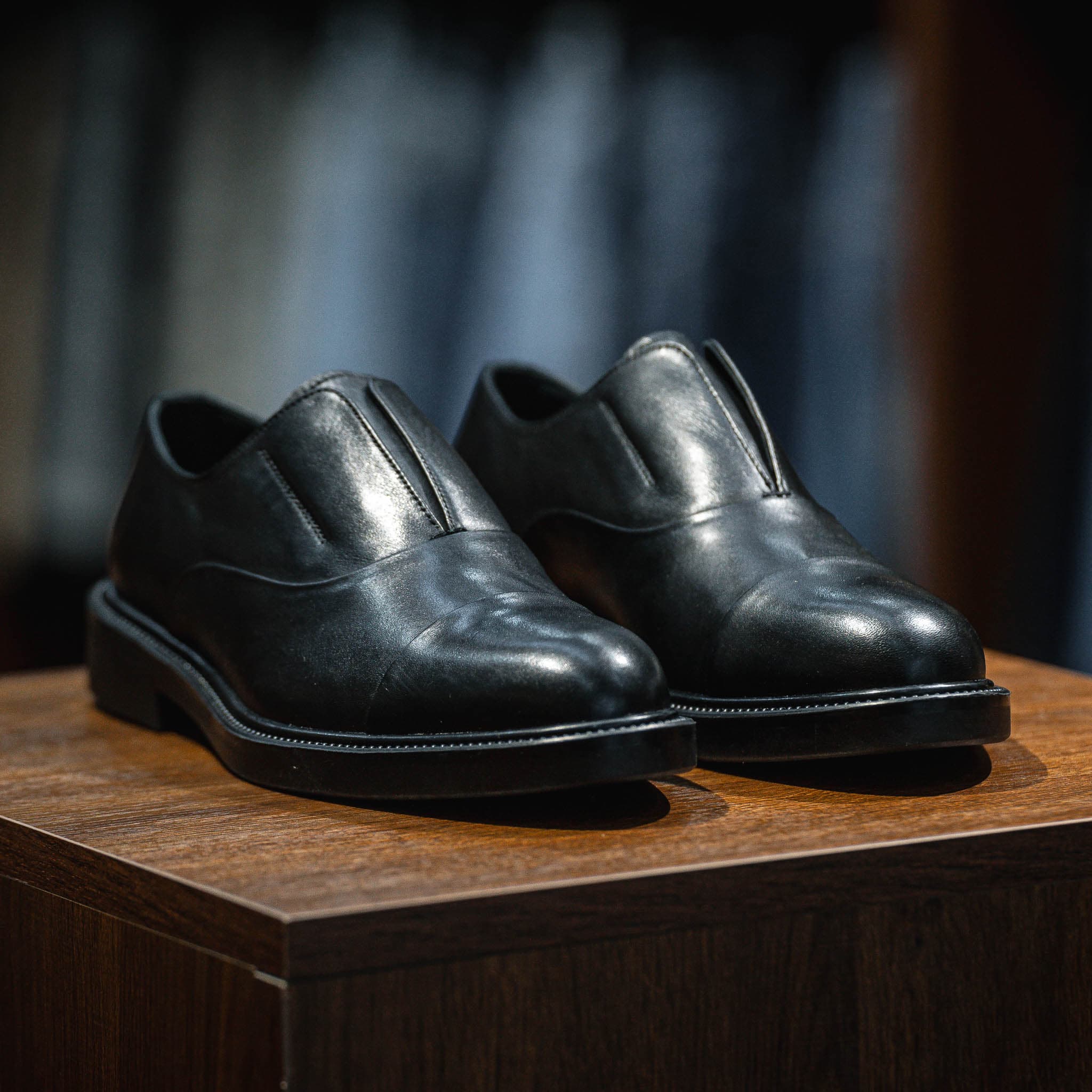 Giày Oxford Slipon dòng Pisco Beckman - Đen Patina