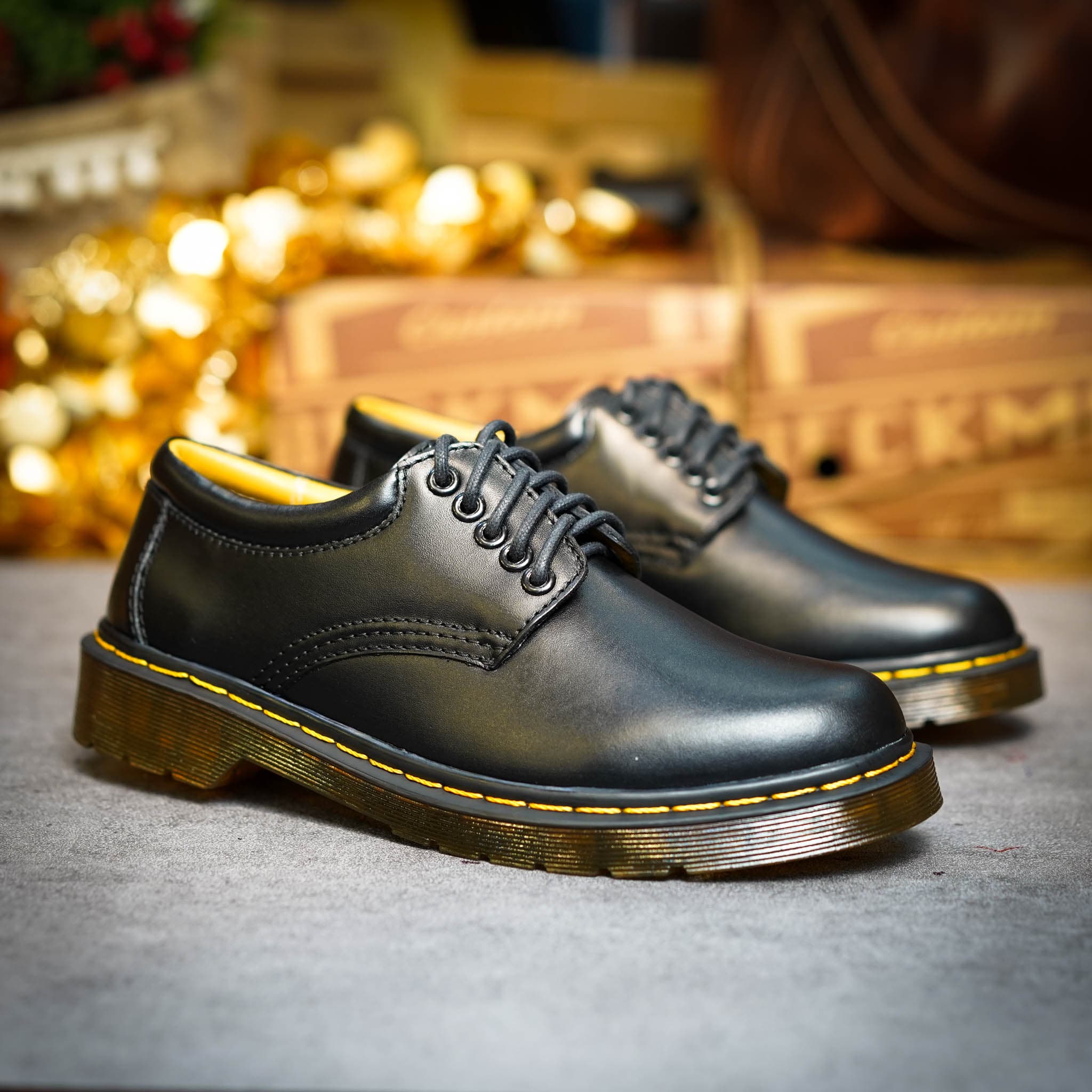 Giày DR Classic 8053 Chỉ Vàng- Đen