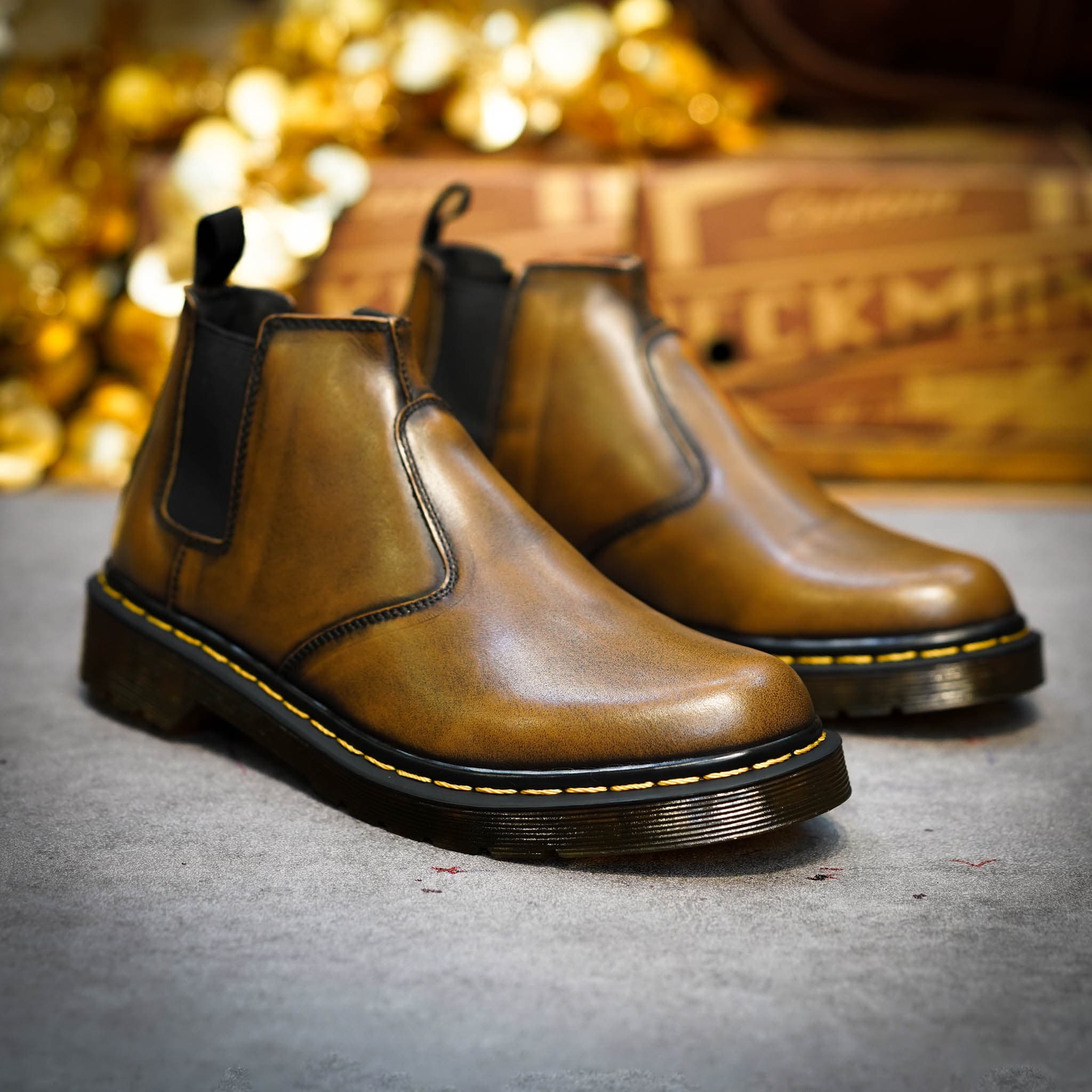 Giày Boot Chelsea Classic Chỉ vàng - Nâu Patina