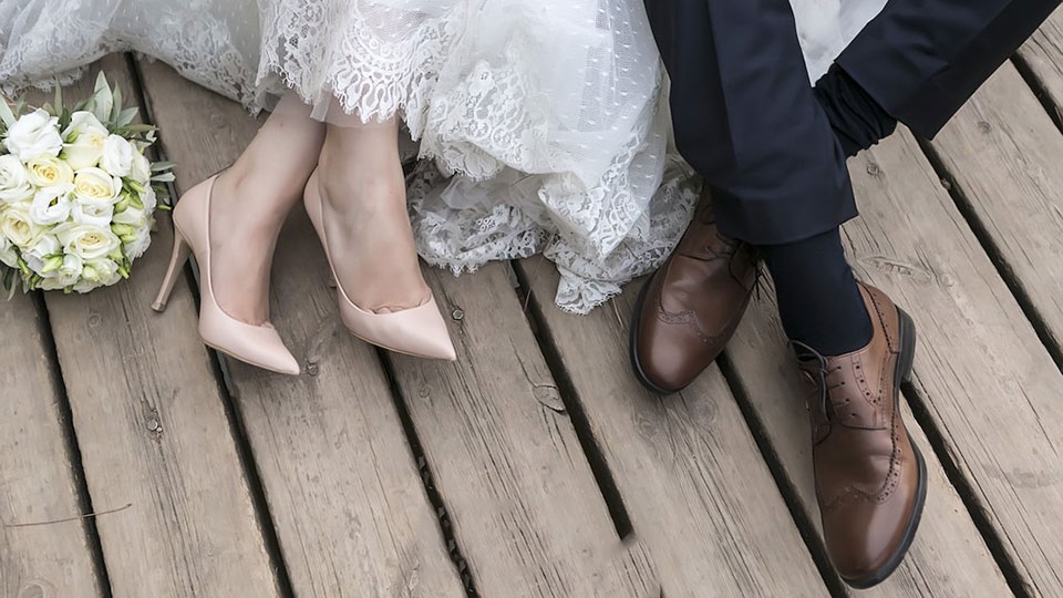 Top 10 mẫu giày cưới nam đẹp nhất chú rể không thể bỏ qua