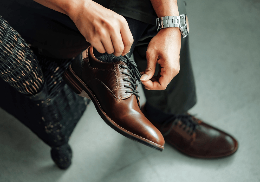 Hướng dẫn cách đo chân và sử dụng bảng size giày tây nam đúng cách