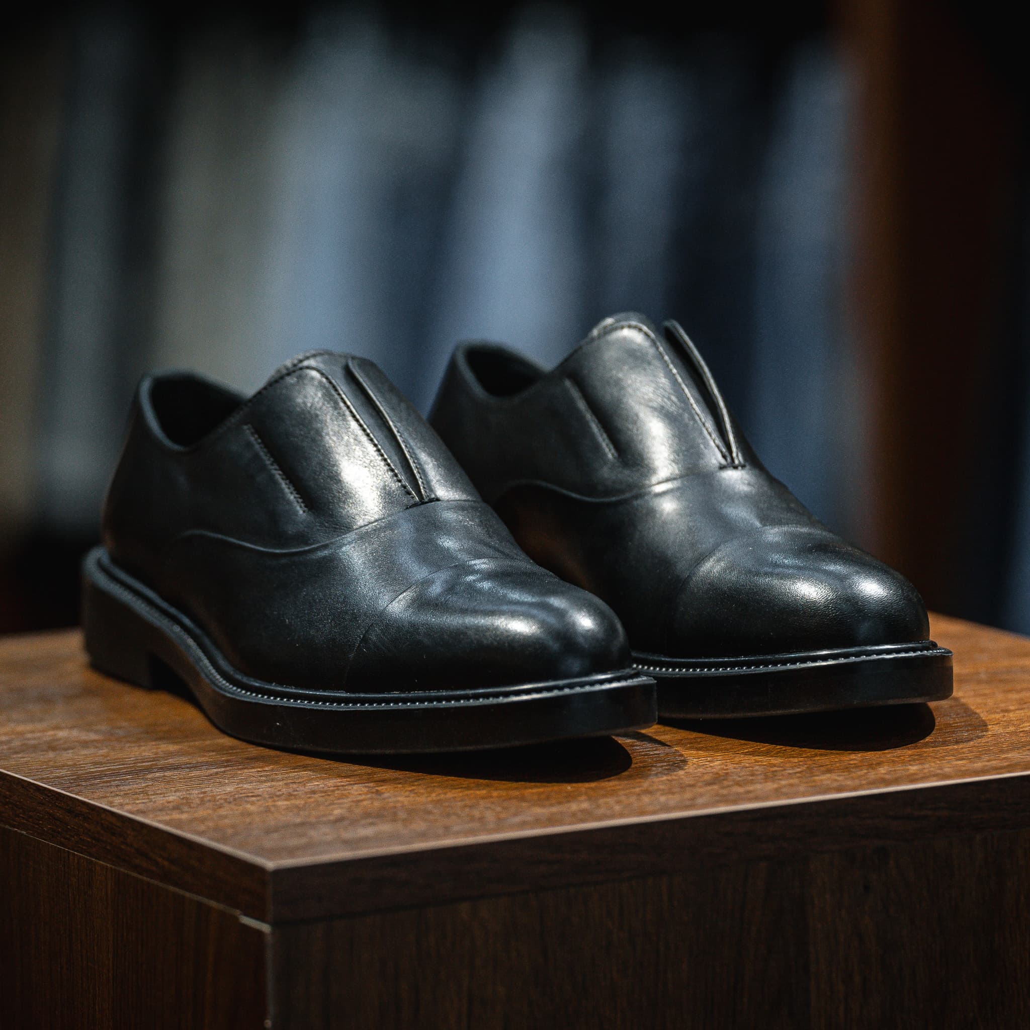 Giày Oxford Slipon dòng Pisco Beckman - Đen Patina