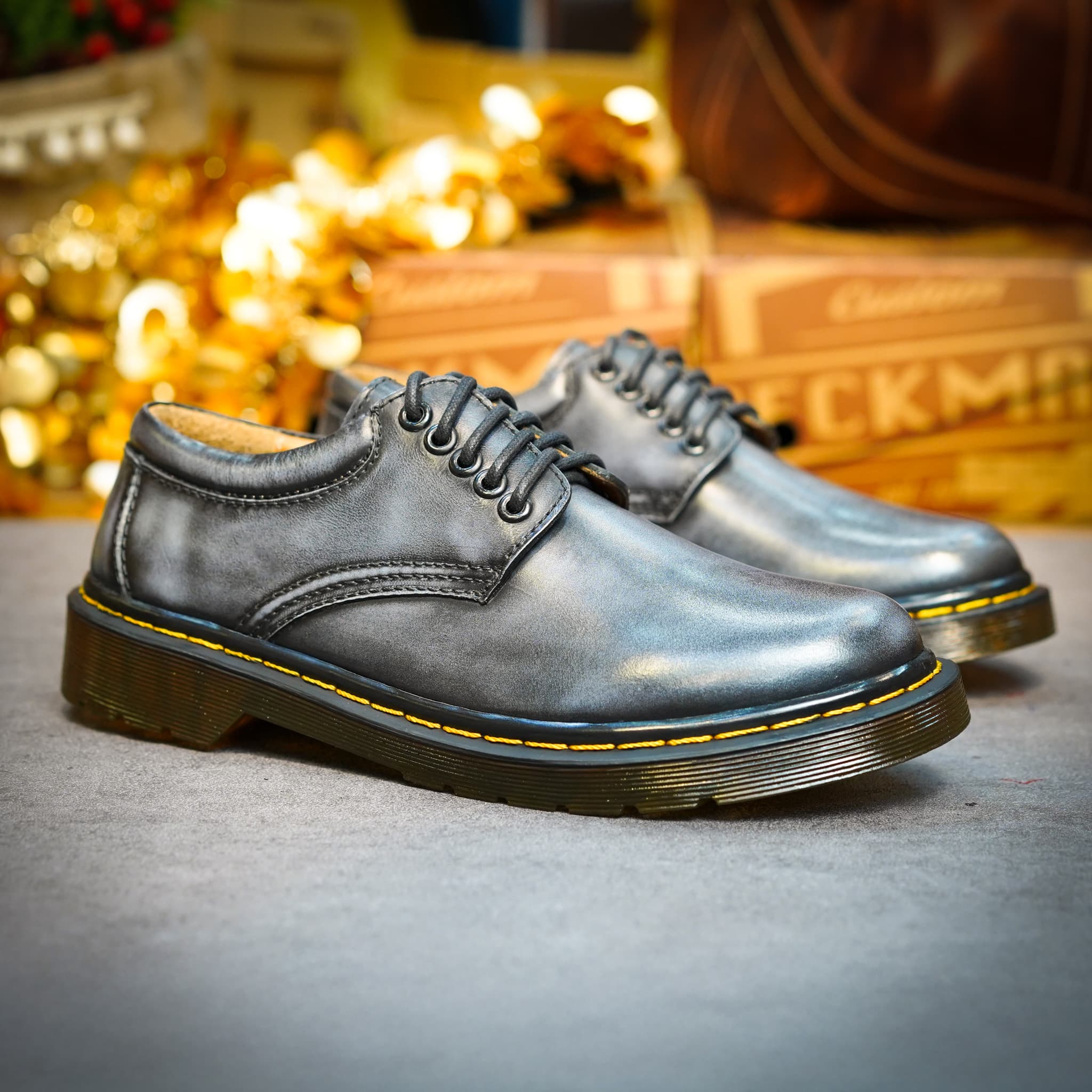 Giày Classic 8053 Chỉ Vàng - Xanh Navy
