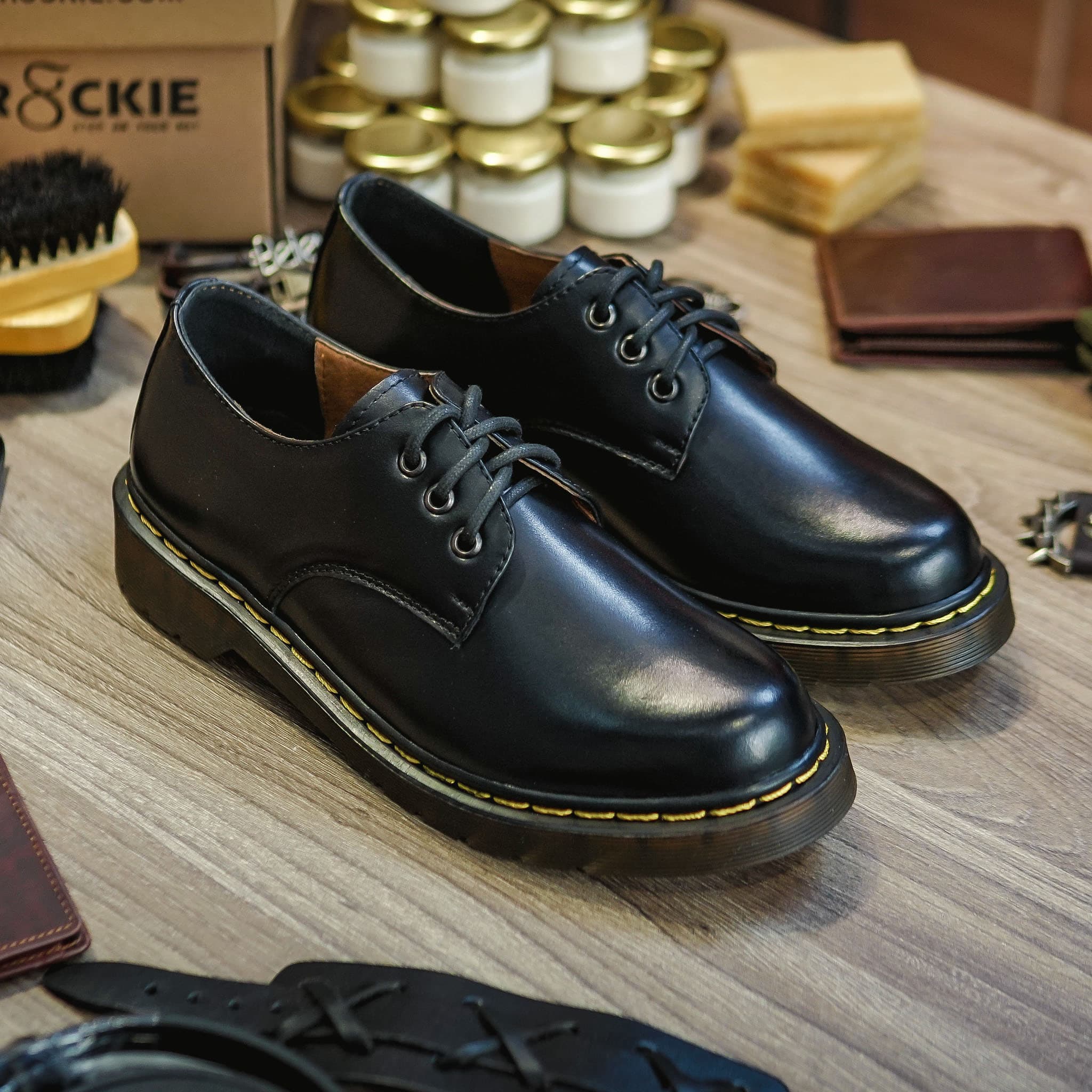 Giày DR Classic 1461 Chỉ Vàng - Đen