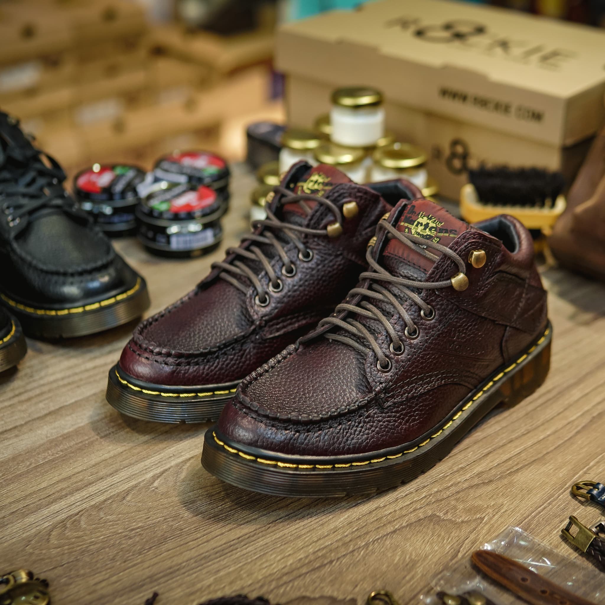 Giày DR Boots 5989 Gồ Tem - Nâu