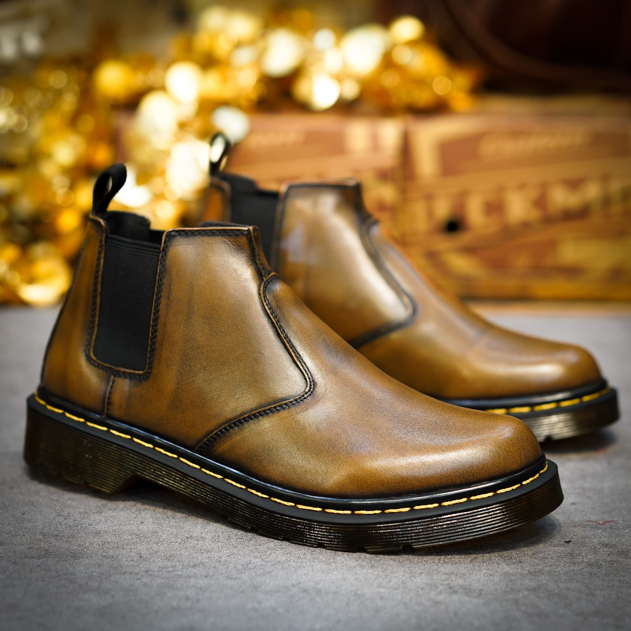 Giày Boot Chelsea Classic Chỉ vàng - Nâu Patina