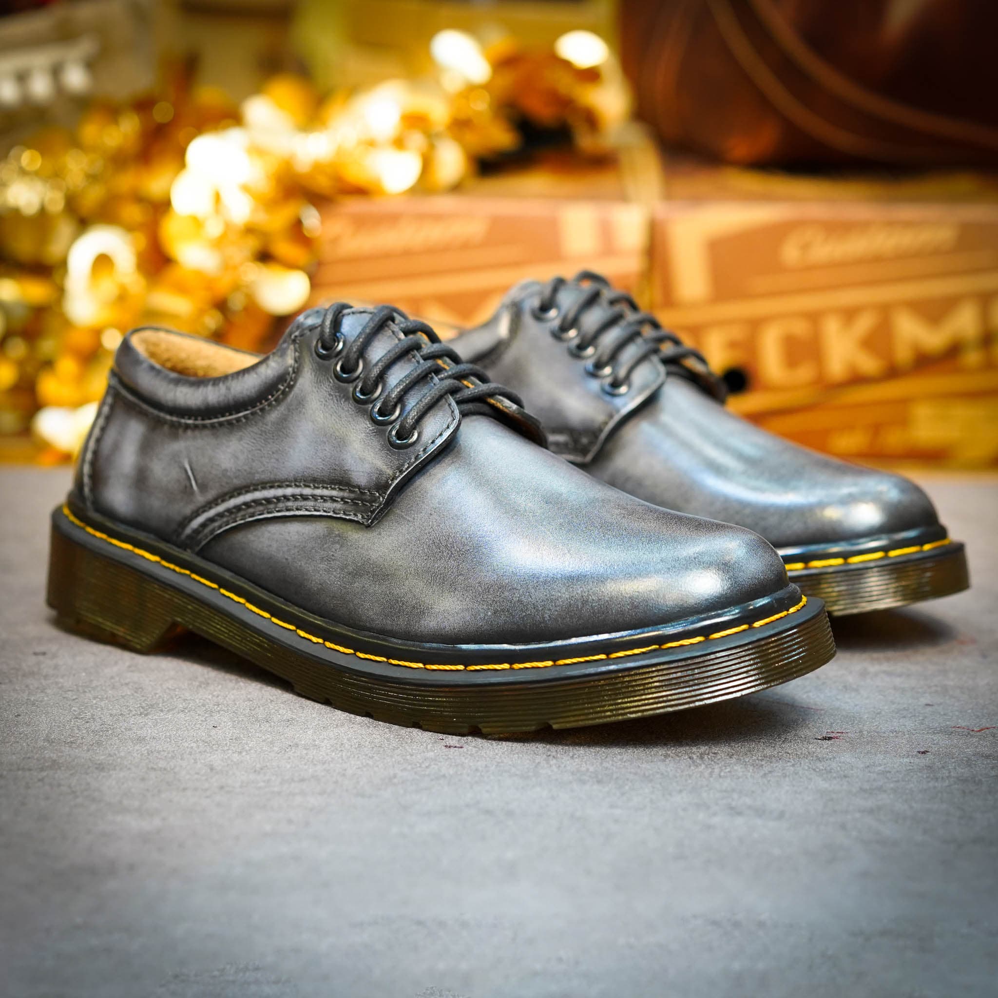 Giày Classic 8053 Chỉ Vàng - Xanh Navy