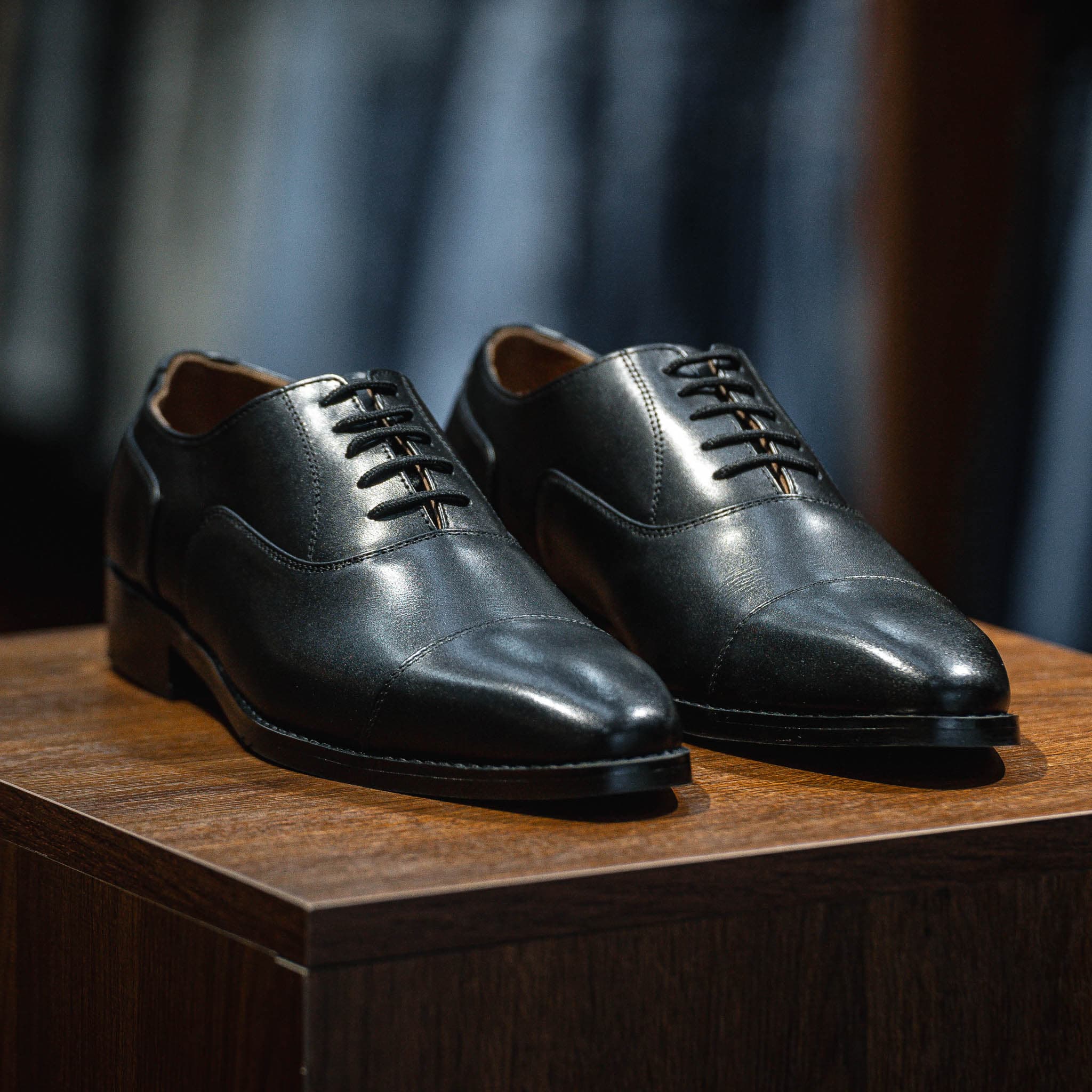 Giày Tây Santoni Oxford Captoe PH - màu Đen