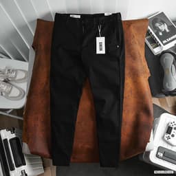 Quần Kaki Underness Slim - Đen