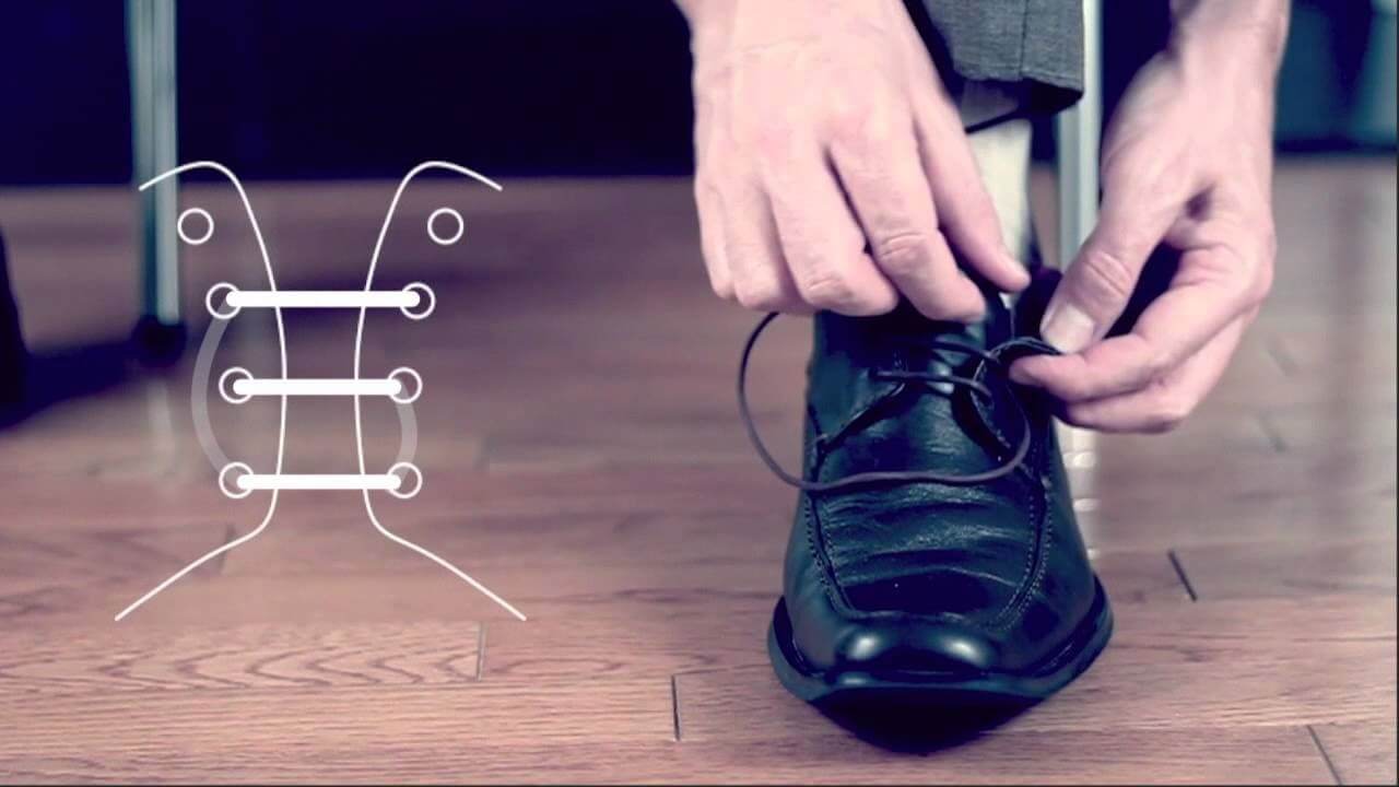 Cách buộc dây giày tây kiểu Straight Bar