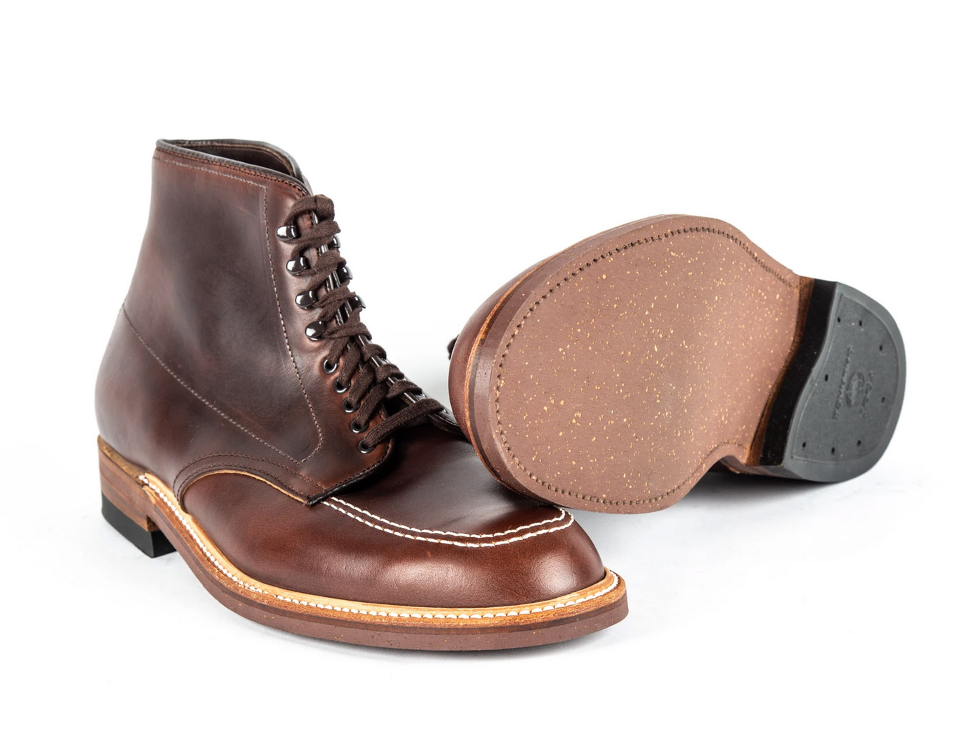 Đế giày Cork Nitrile thường được sử dụng cho những mẫu boot