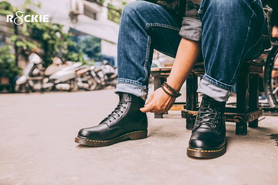 Giày boot Dr 1460 mang phong cách trẻ trung, năng động