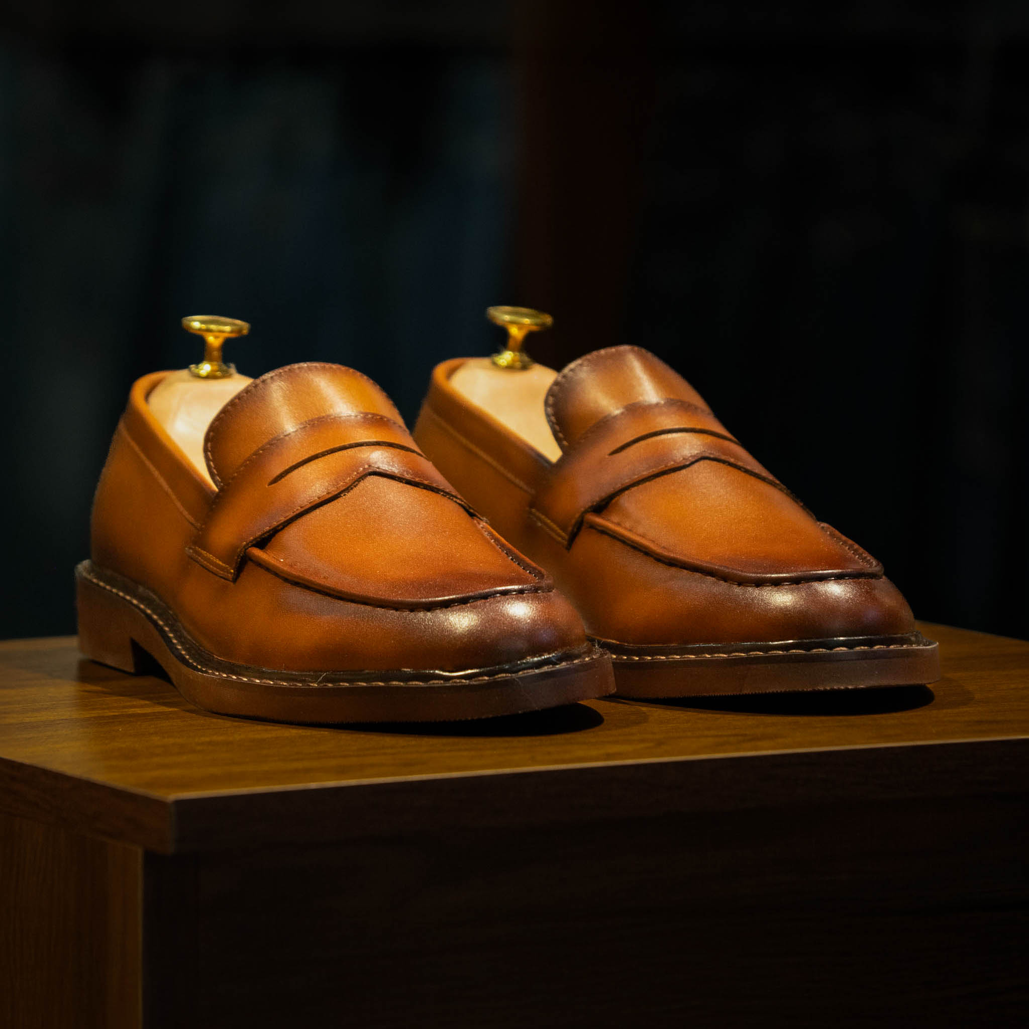 Mẫu Penny Loafer với phiên bản màu sắc đặc biệt, ấn tượng khi mix&match với nhiều trang phục khác nhau