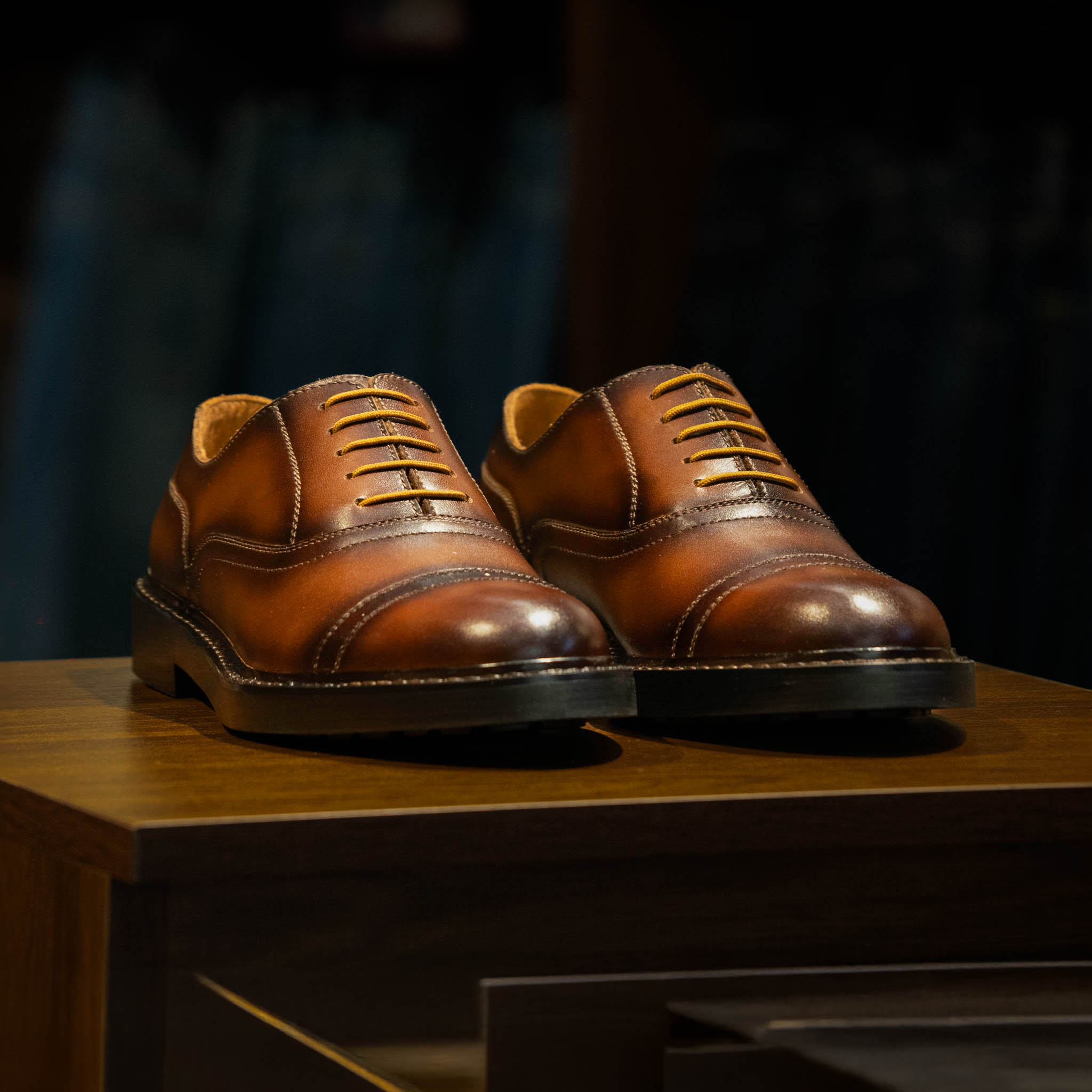 Giày Beckman Oxford Captoe 5 Lỗ - Bò Cháy 1