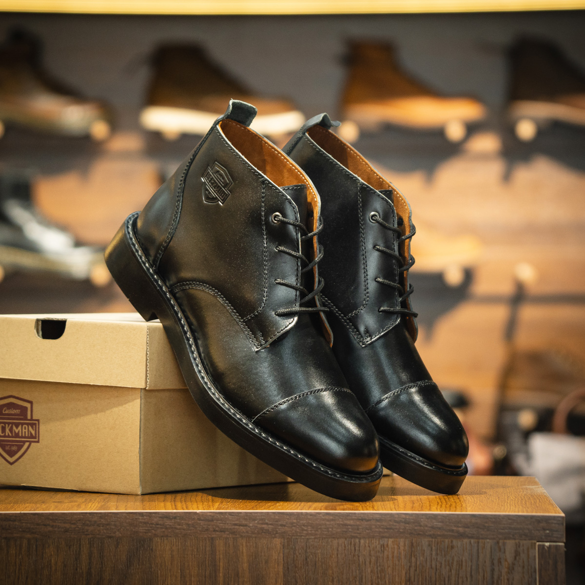 Giày Beckman Iron Chukka - Đen 10