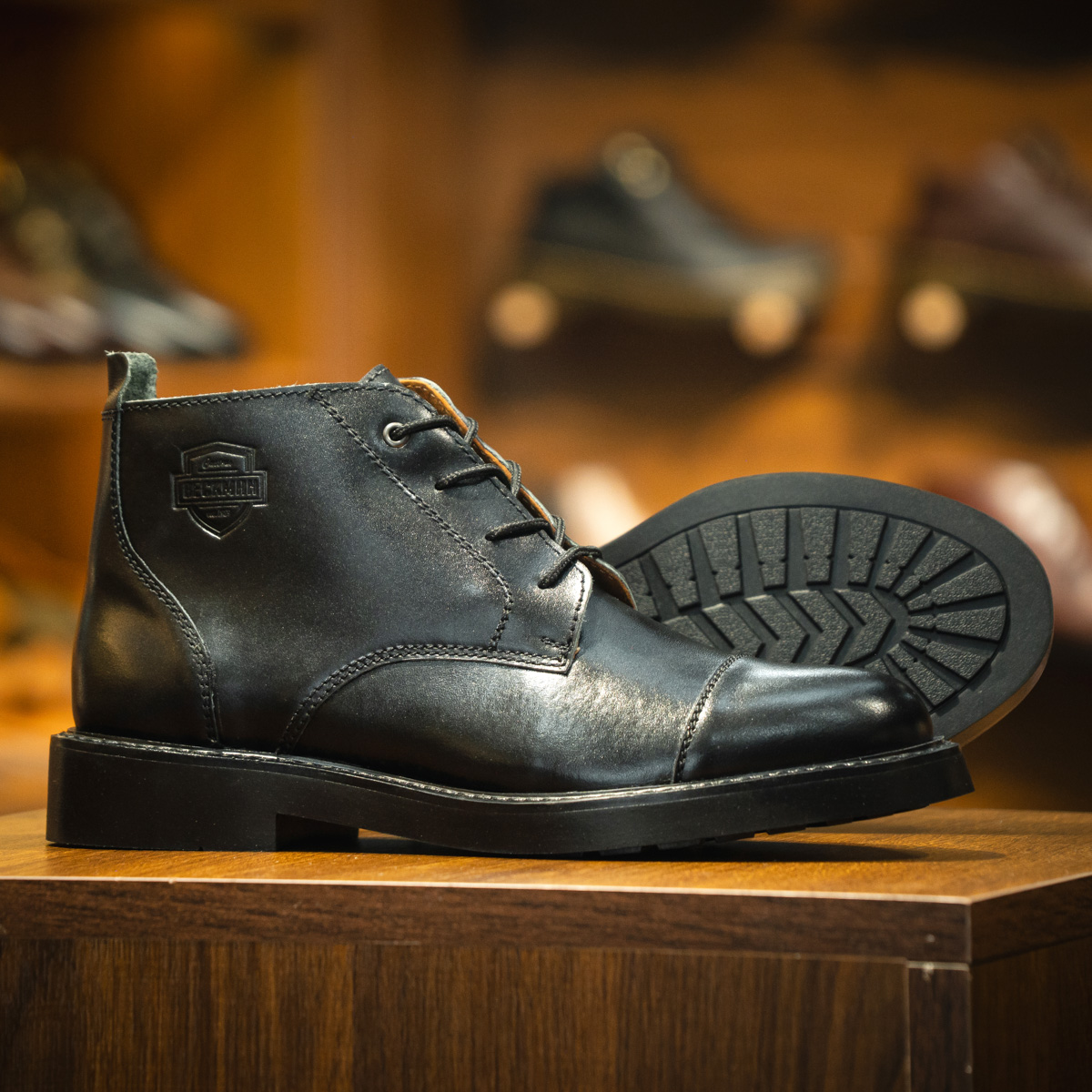 Giày Beckman Iron Chukka - Đen 16