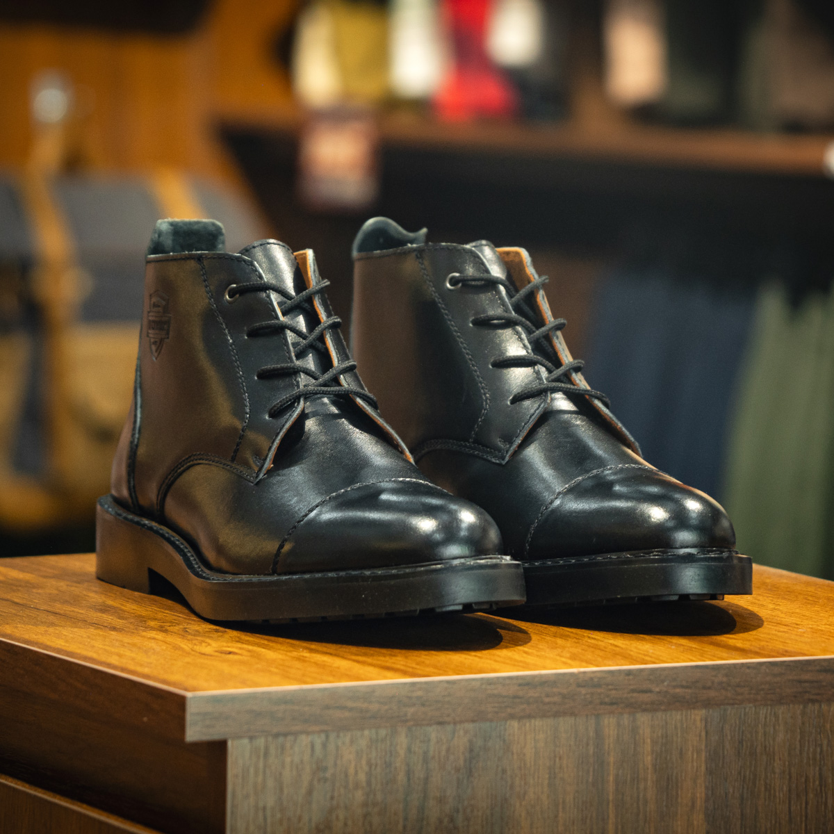 Mẫu Beckman Iron Chukka Boots lịch lãm nhưng vẫn cá tính