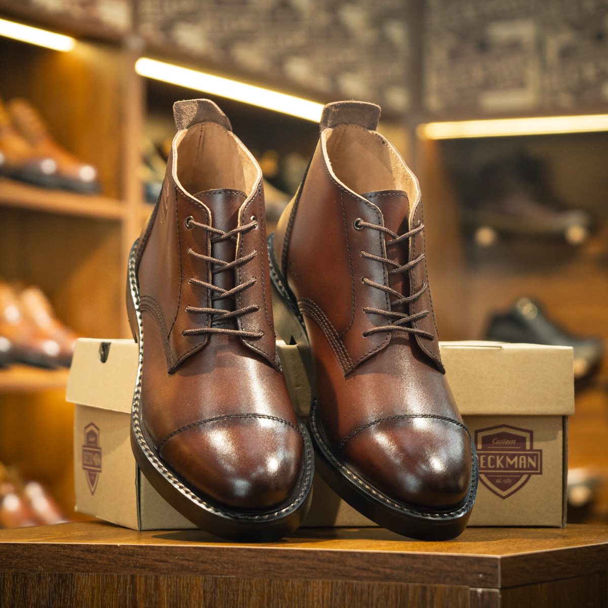 giay-boots-thoang-khi-mua-he