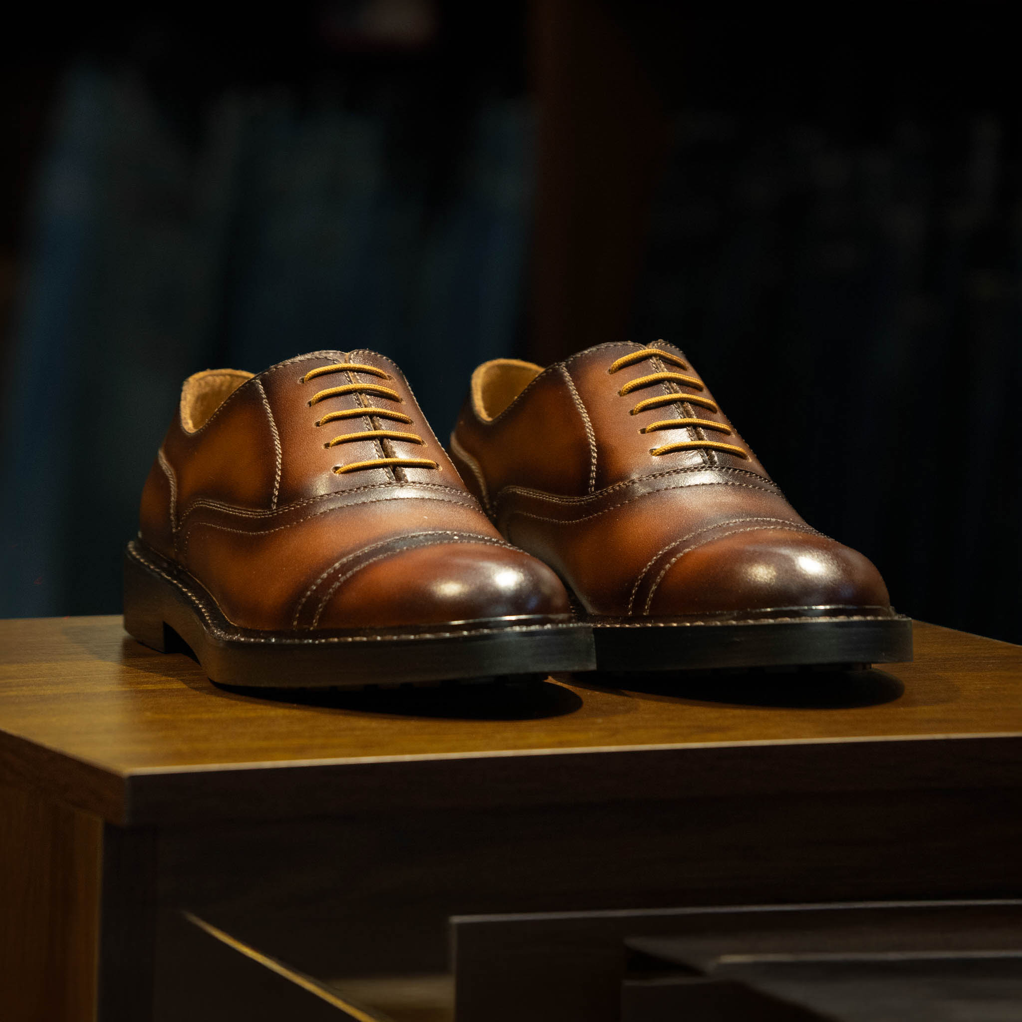 Giày Beckman Oxford Captoe 5 Lỗ - Bò Cháy