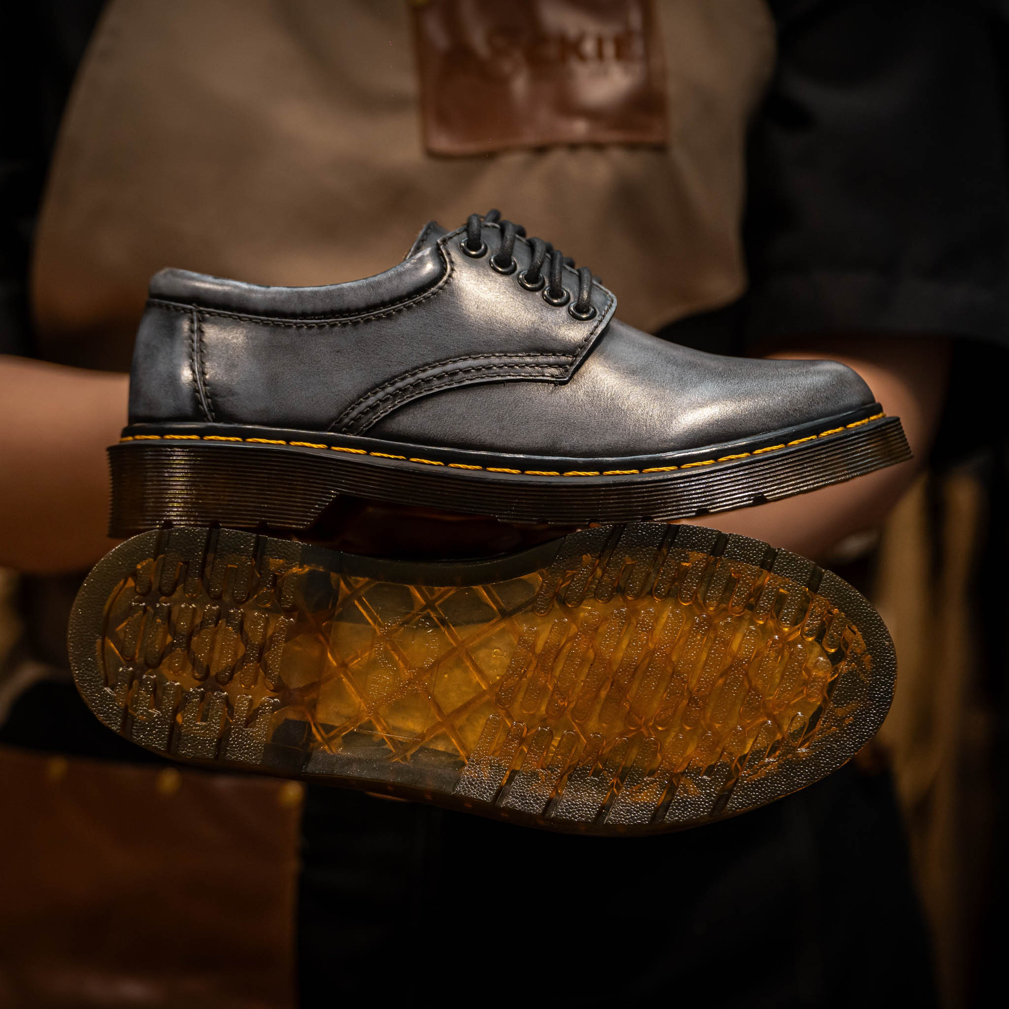 Giày Classic 8053 Chỉ Vàng - Xanh Navy 3