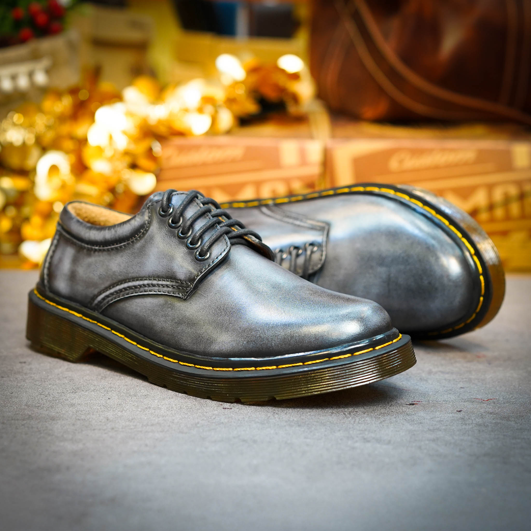 Giày Classic 8053 Chỉ Vàng - Xanh Navy 8