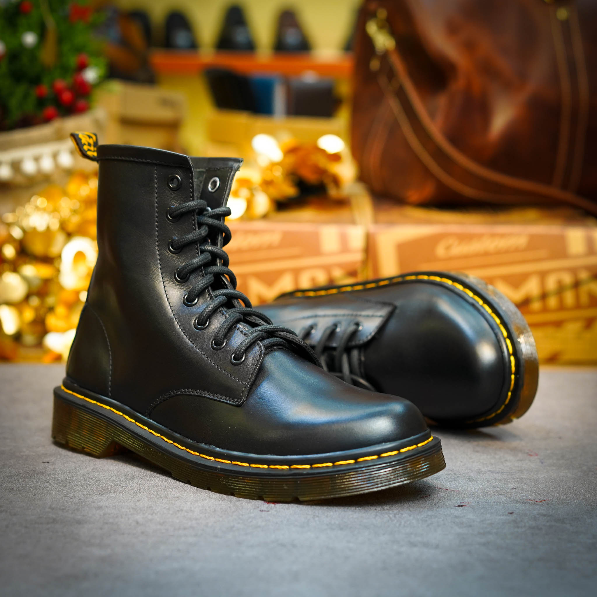 Giày Dr Boots 1460 Chỉ Vàng - Đen 9