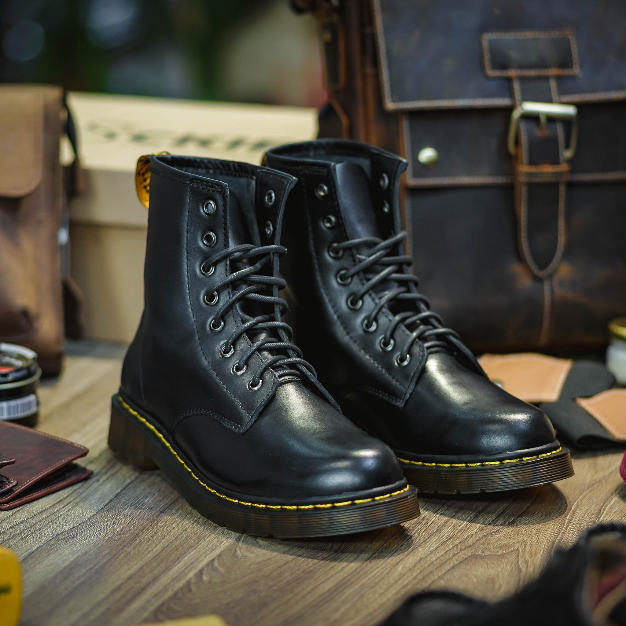 Giày Dr Boots 1460 Chỉ Vàng - Đen 6