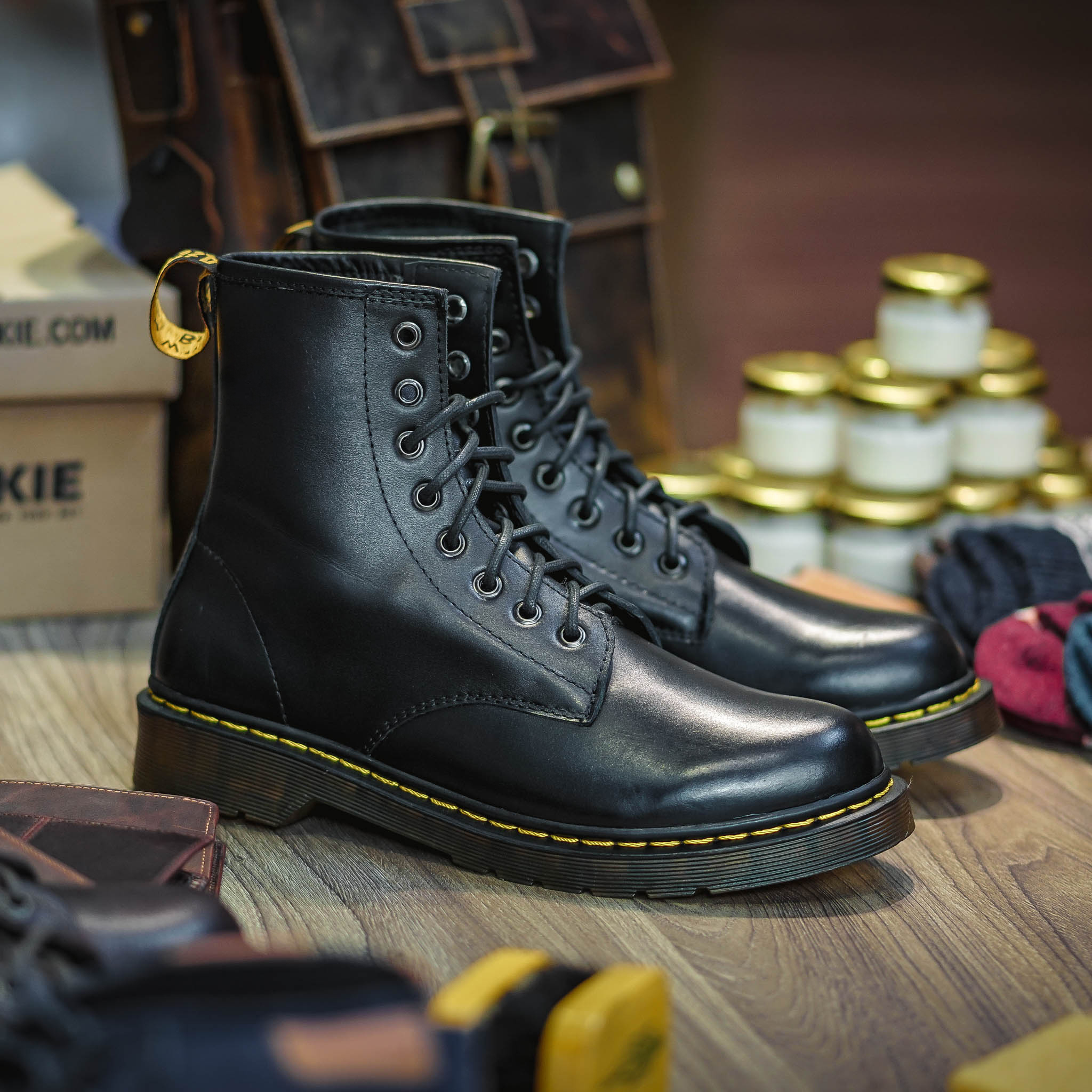 Giày Dr Boots 1460 Chỉ Vàng - Đen 7