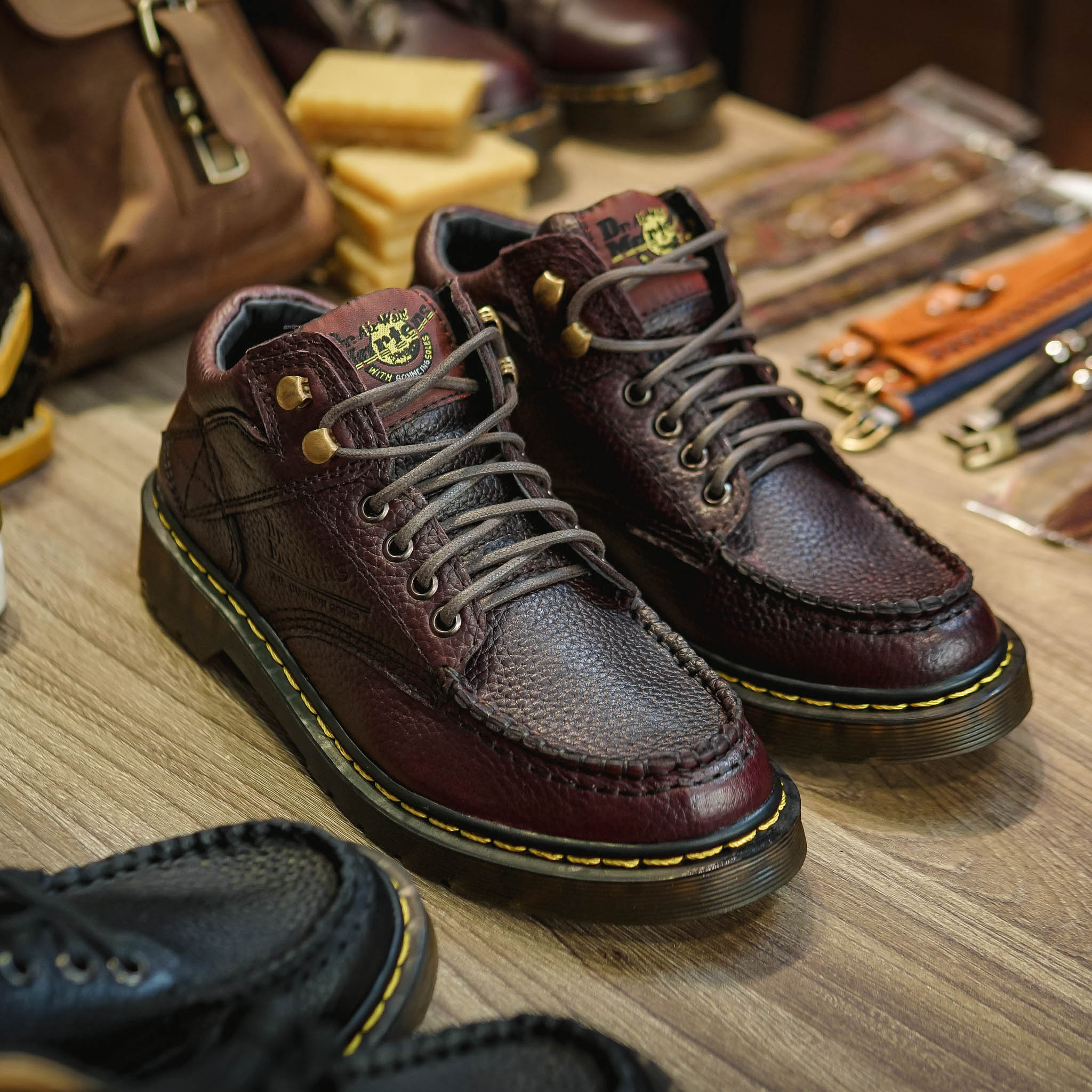 Giày Dr Boots 5989 Gồ Tem - Nâu 2