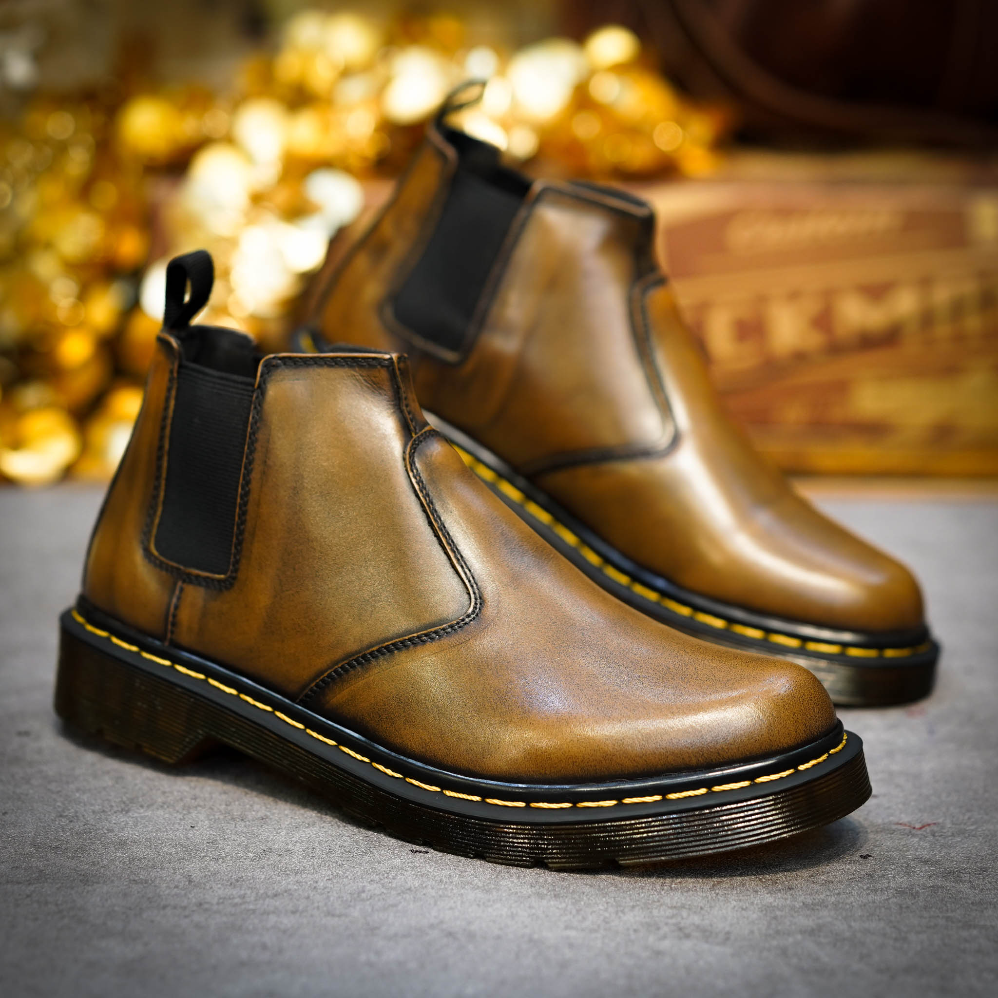 Giày Boot Chelsea Classic Chỉ Vàng - Nâu Patina 4