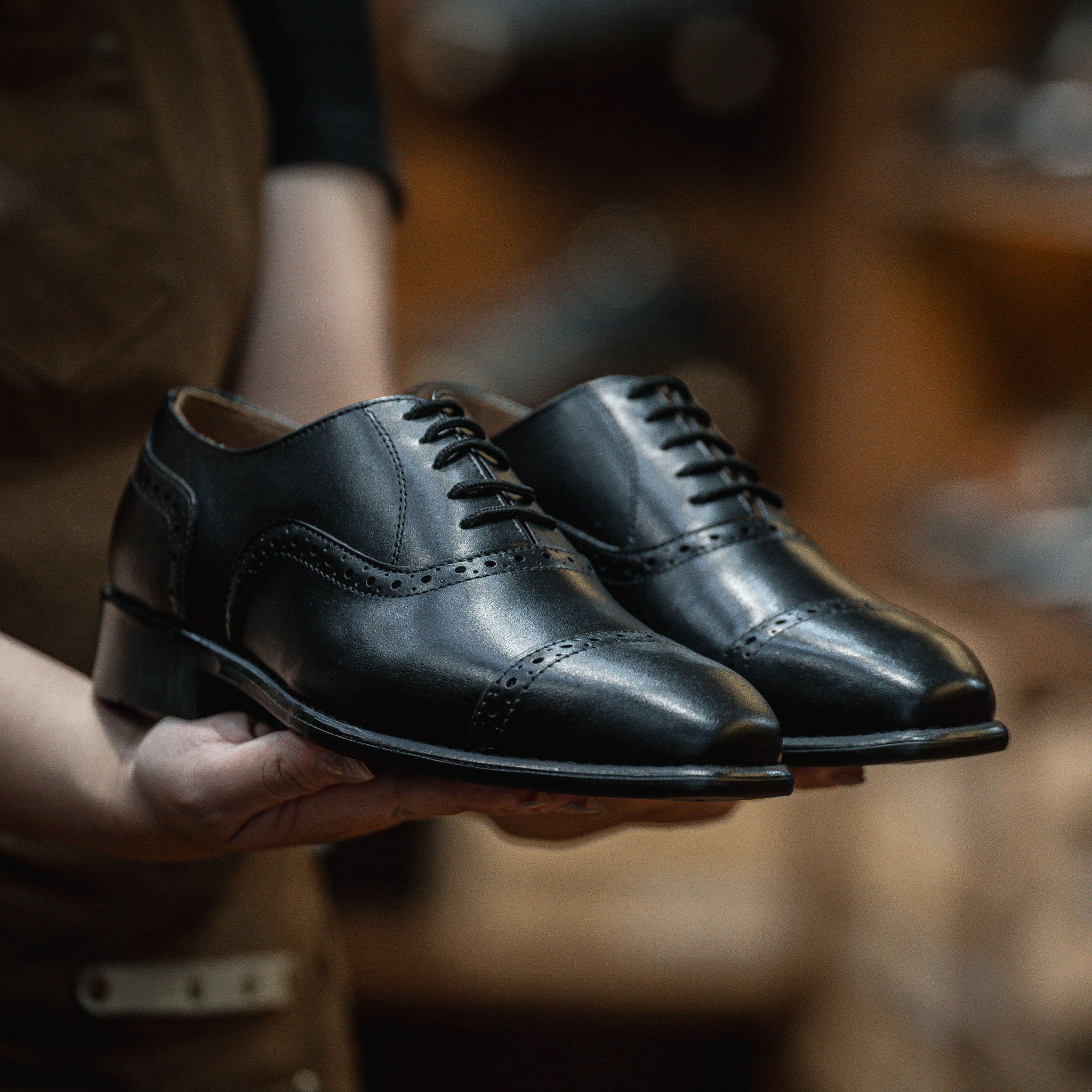 Giày Tây Santoni Oxford Quarter Brogues - Đen 13