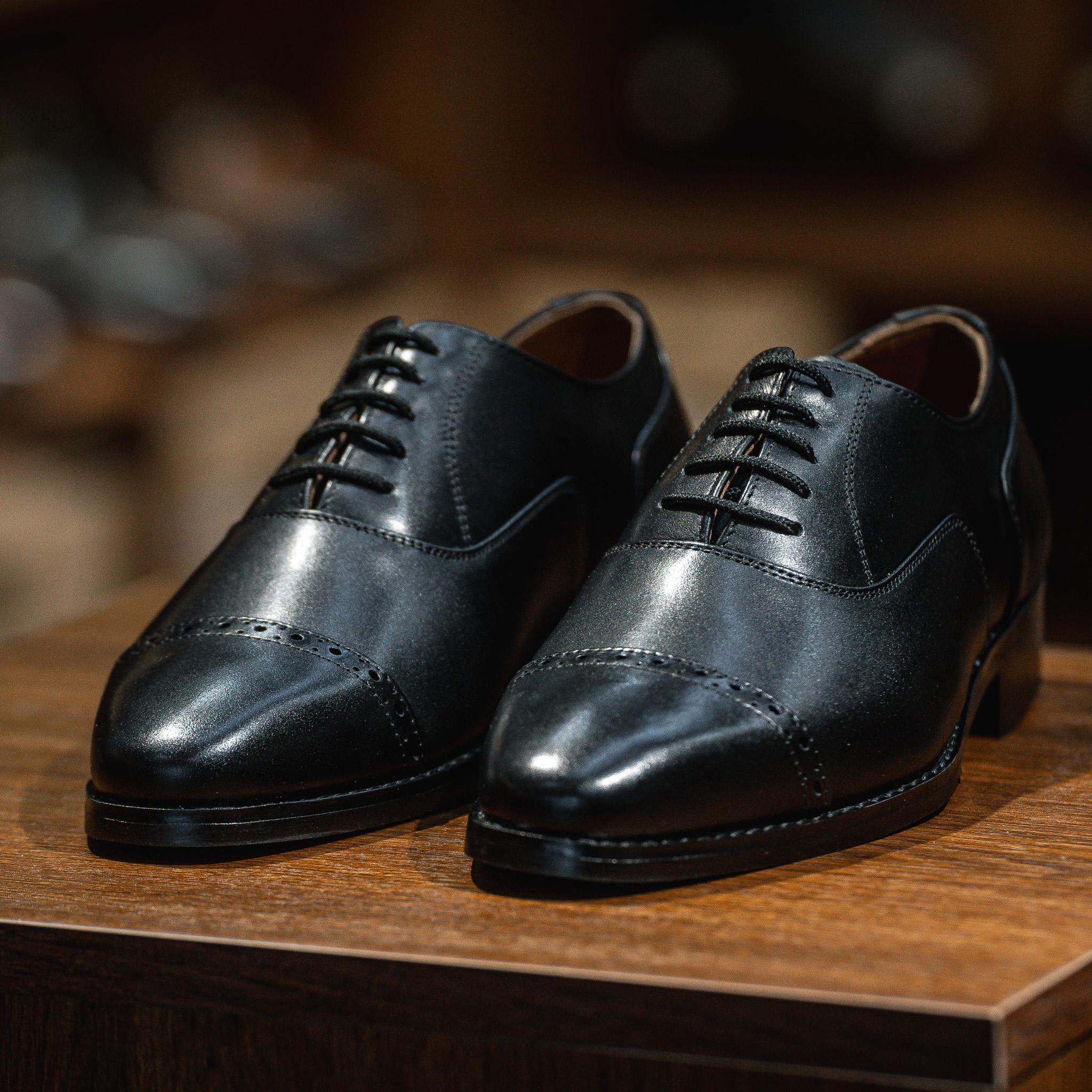 Giày Tây Santoni Oxford Quarter Brogues - Đen 1