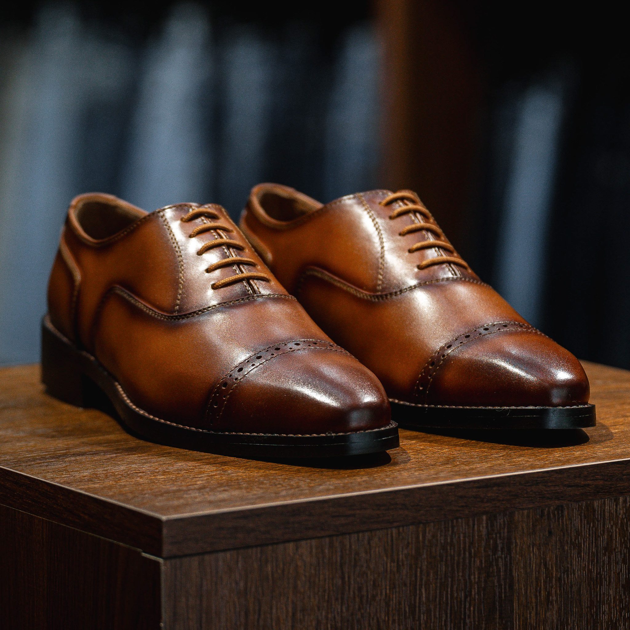 Giày Tây Santoni Oxford Quarter Brogues PH - màu Bò Cháy