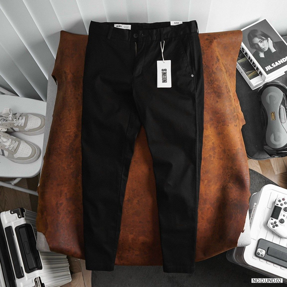 Quần Kaki Underness Slim - Đen